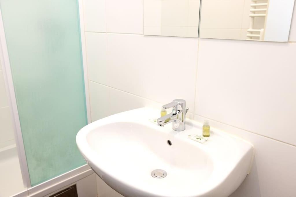 Stylish With Free Parking Apartment Vienna