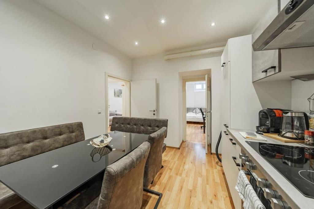 2 Bedroom Classy Near Belvedere Castle *