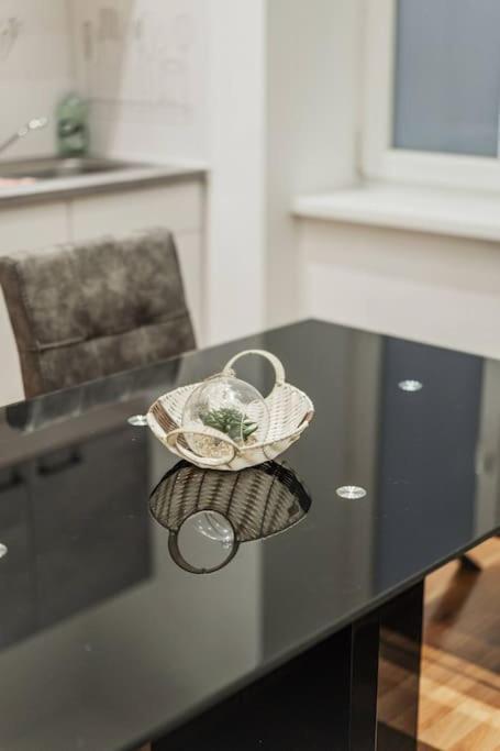 2 Bedroom Classy Near Belvedere Castle Apartment *