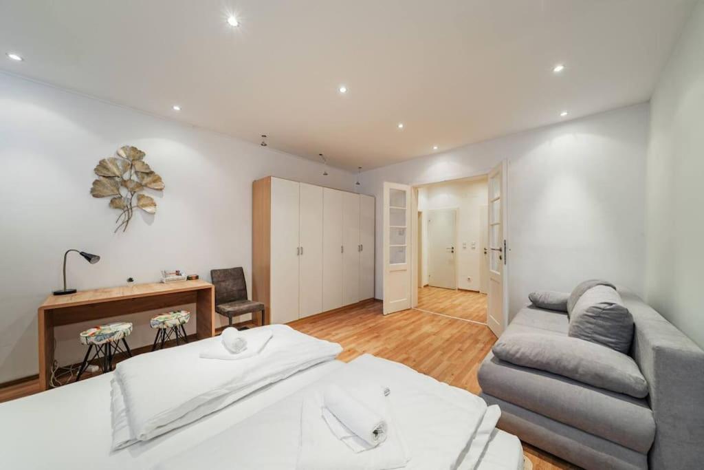 2 Bedroom Classy Near Belvedere Castle