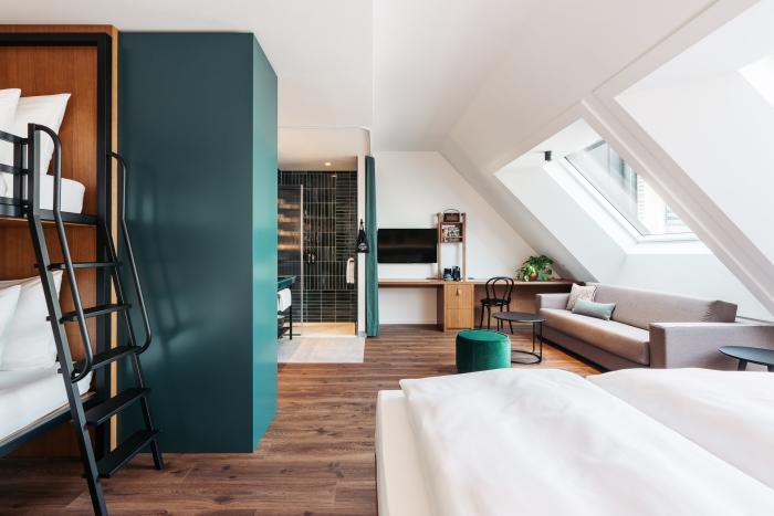 Schani Uno 4*