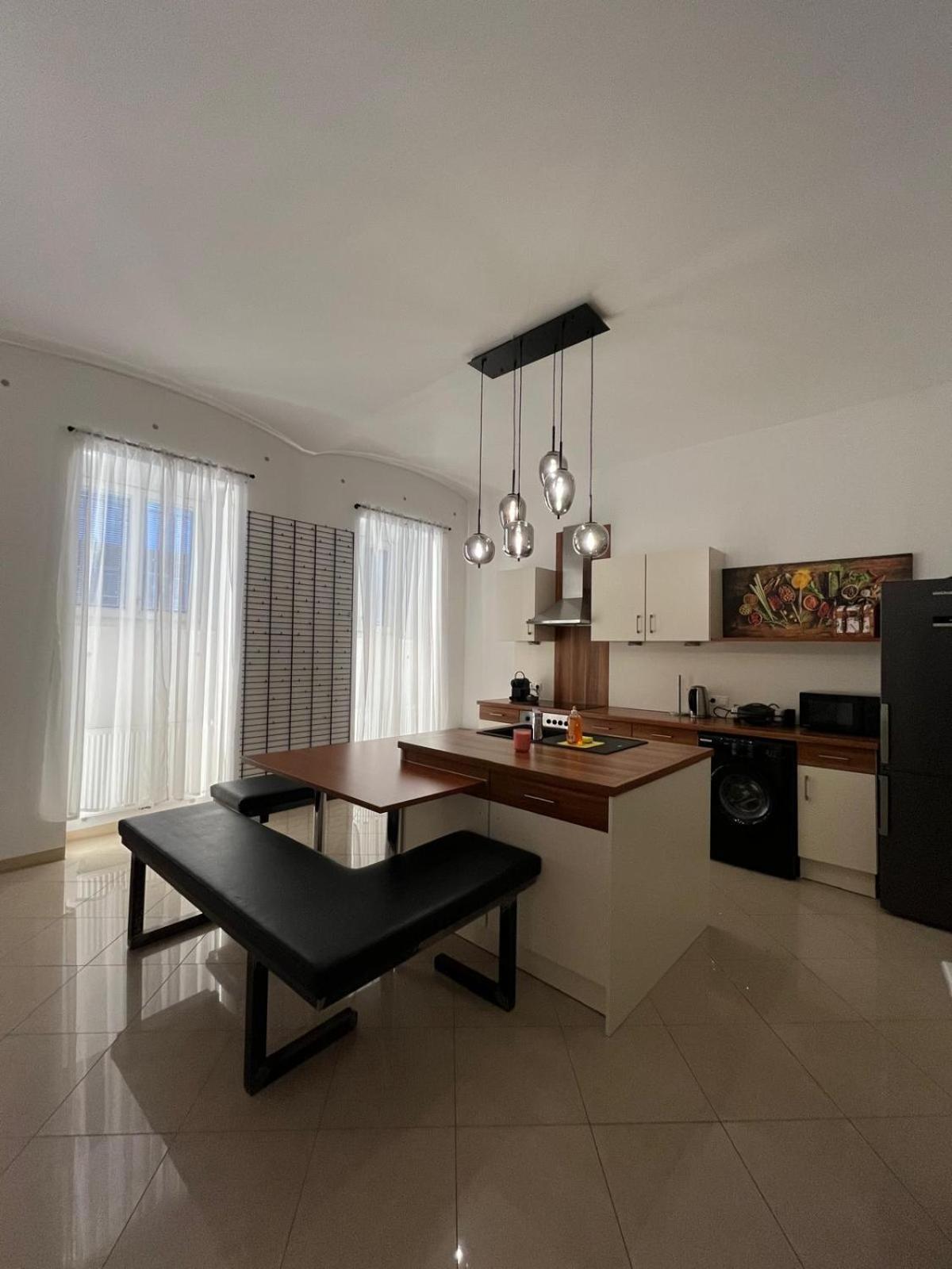 Luxury Cityapartment 5 *