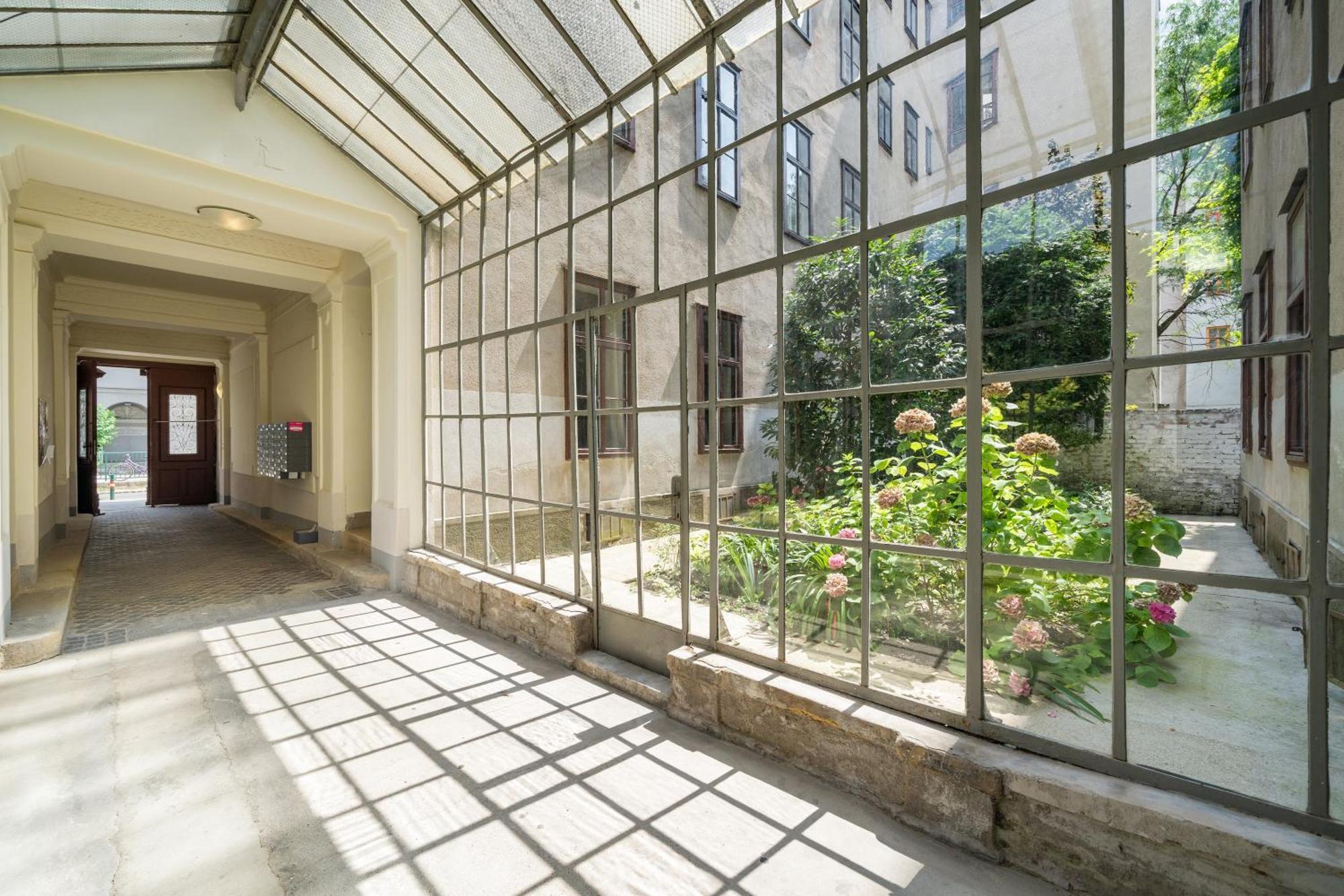 Apartment Studio Danube Chanel Vienna