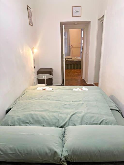 Apartment Spacious 2 Bedroom Loft With Courtyard - Centre