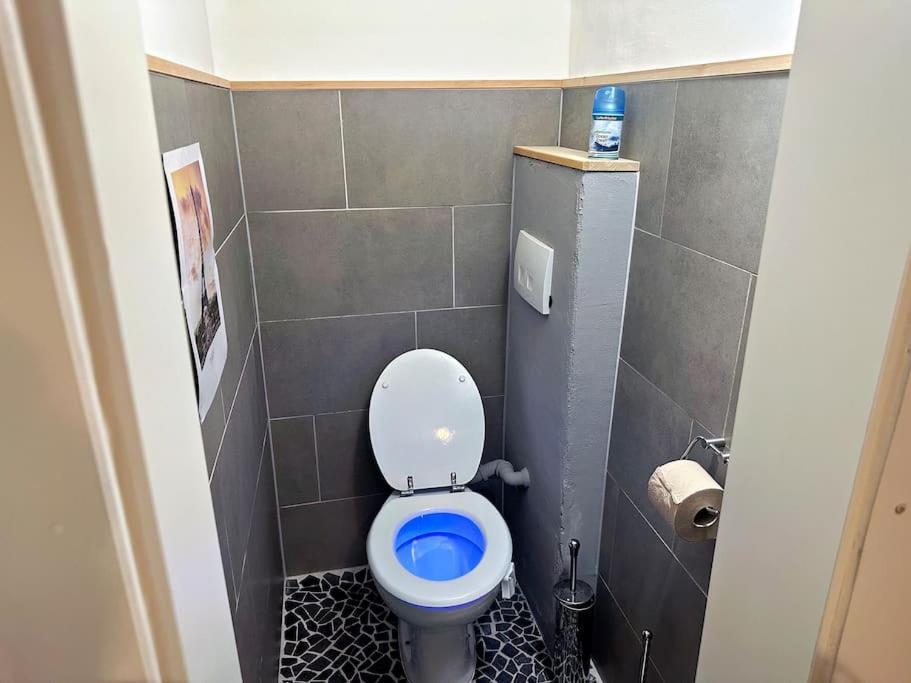 Spacious 2 Bedroom Loft With Courtyard - Centre Apartment