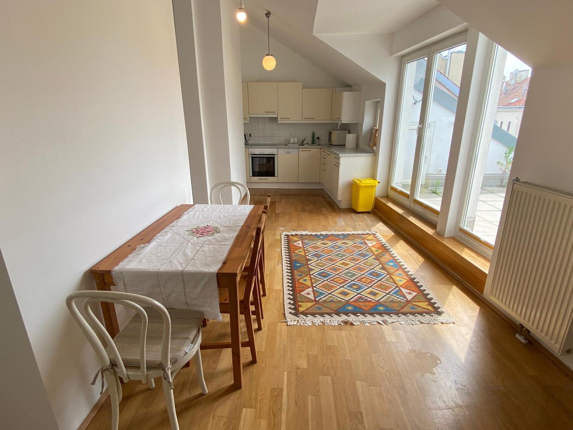 Luxury Penthouse Near Metro, Train Station And 15 Mins Center