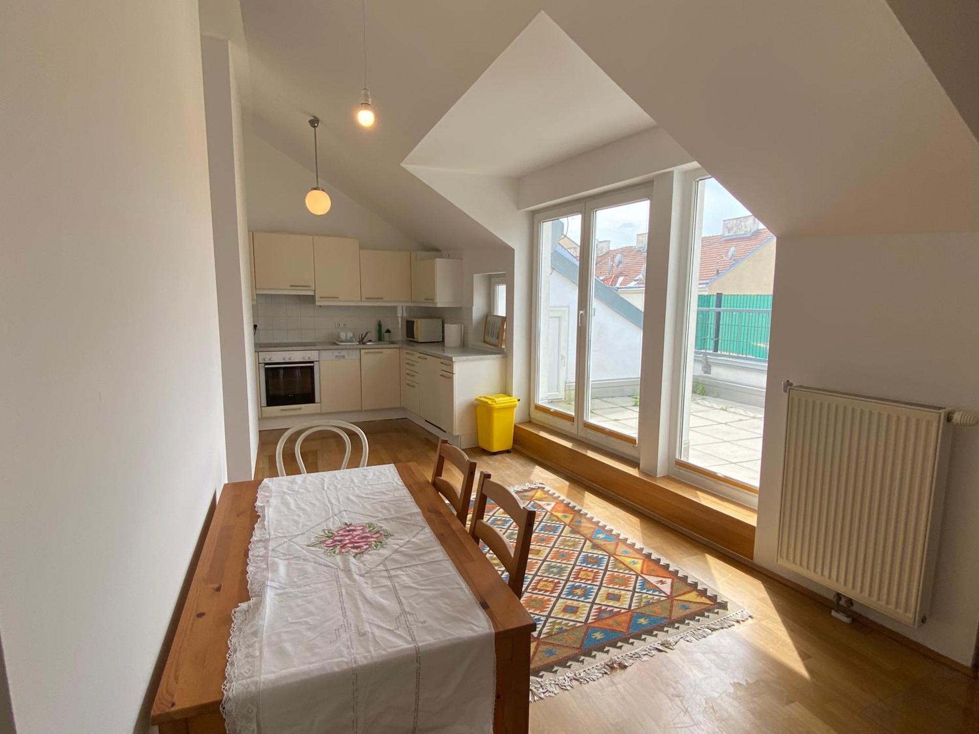 Apartment Luxury Penthouse Near Metro, Train Station And 15 Mins Center