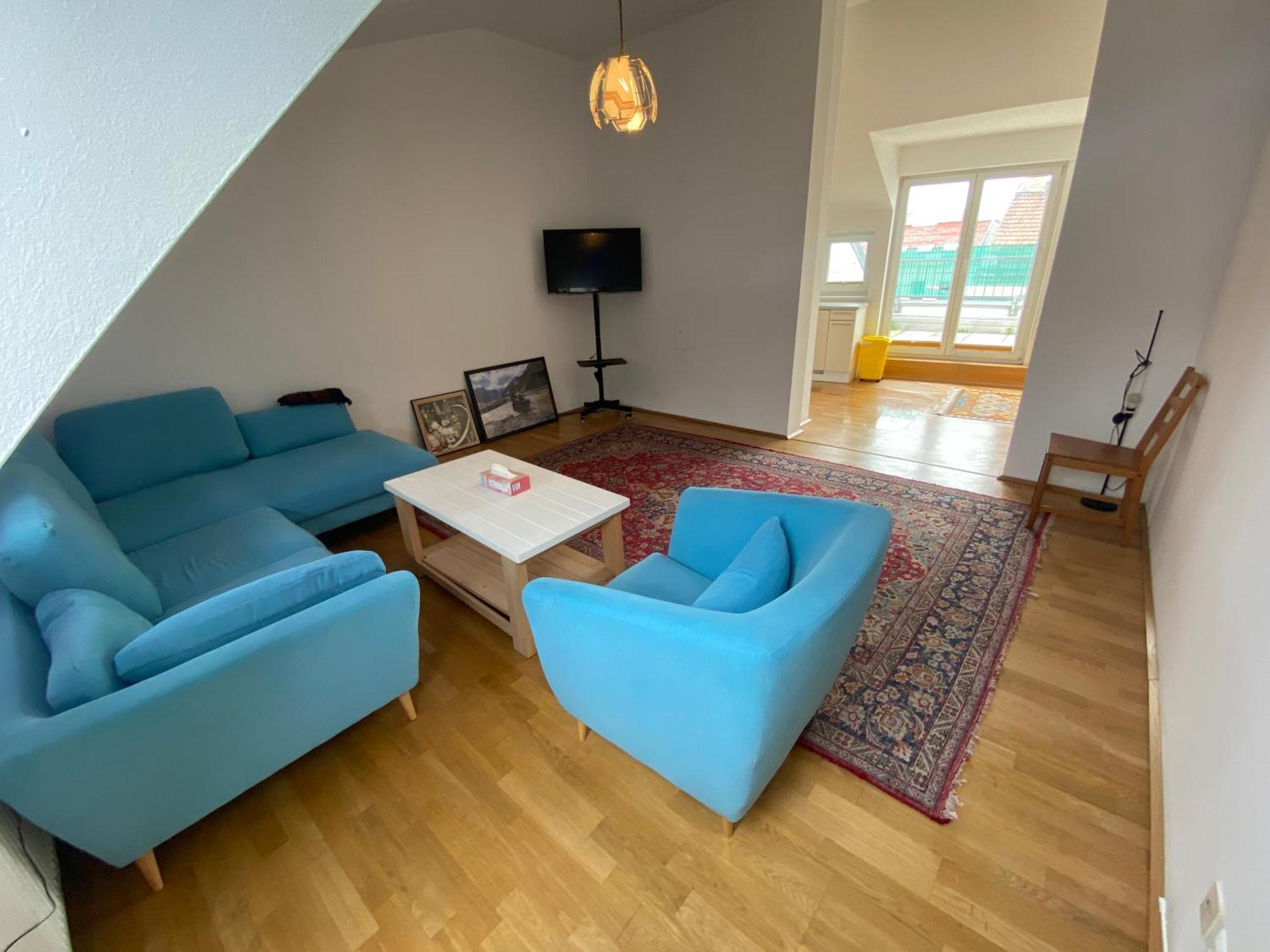 Luxury Penthouse Near Metro, Train Station And 15 Mins Center *