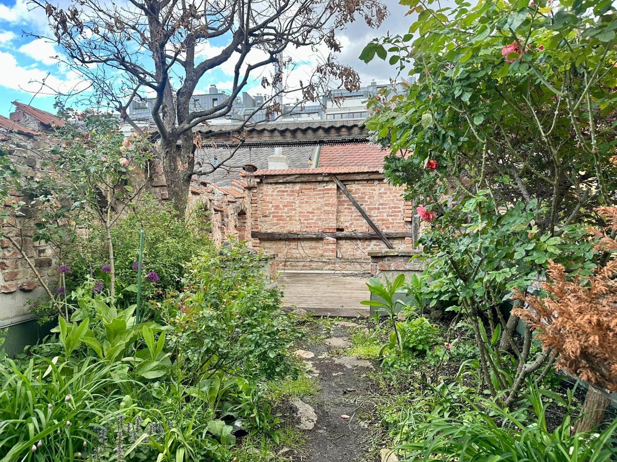 Hidden Garden - Spacious Modern - 1 Min To City Shuttle