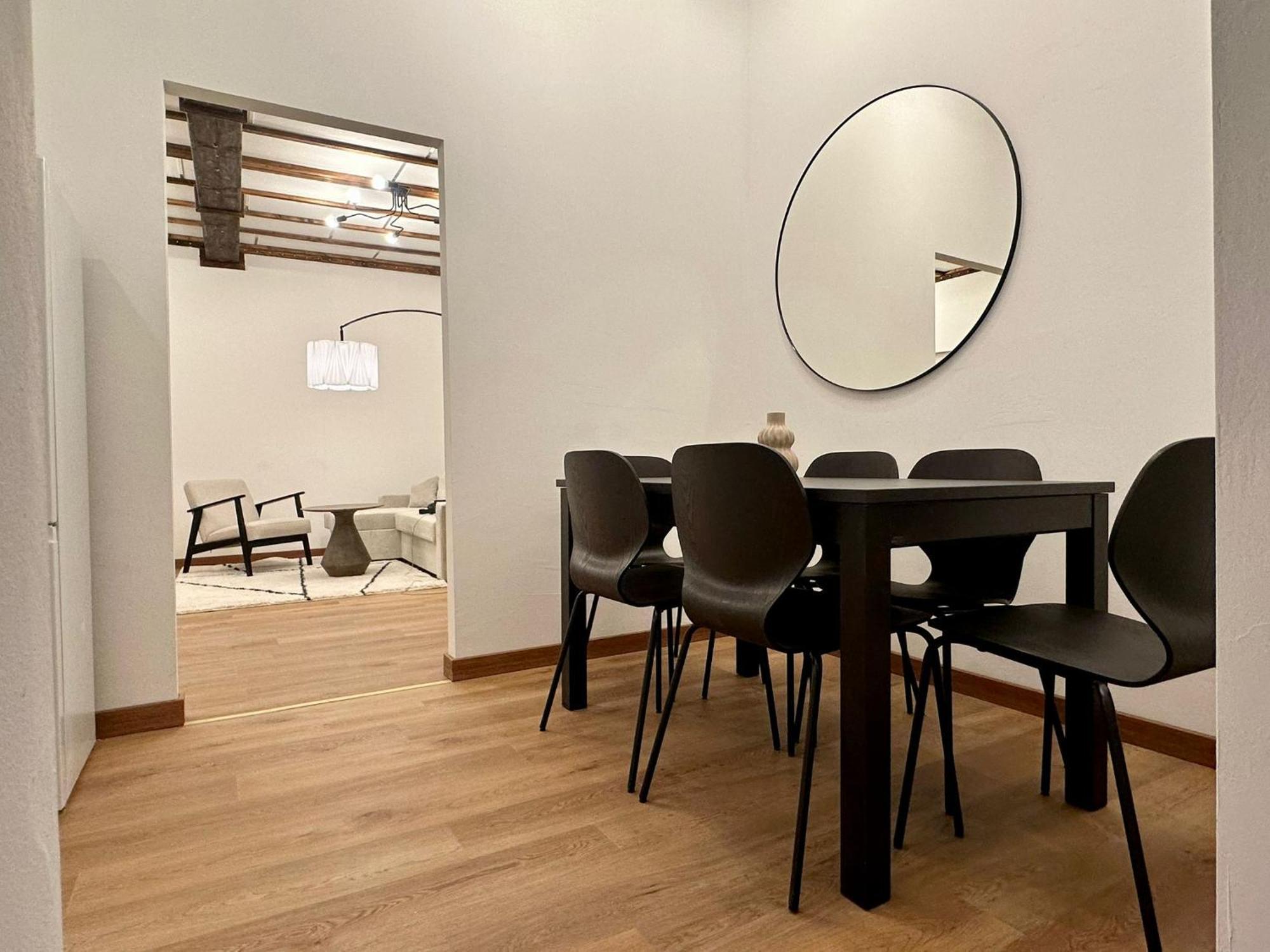 Apartment Hidden Garden - Spacious Modern - 1 Min To City Shuttle