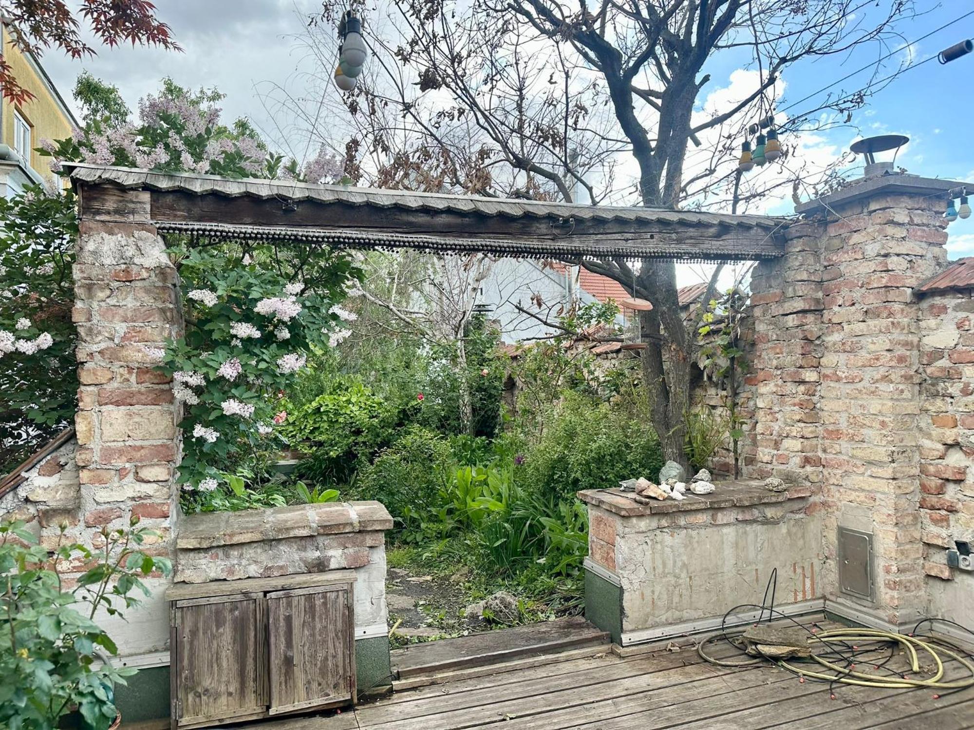 Apartment Hidden Garden - Spacious Modern - 1 Min To City Shuttle