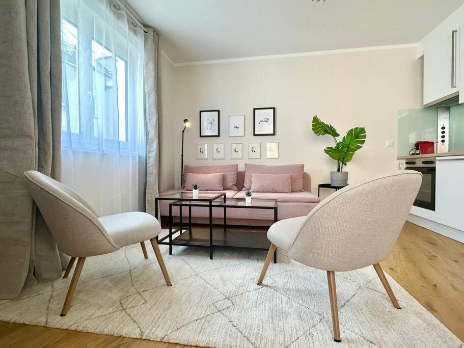 Apartment Free Parking I Balcony I 5 Min To Train Station