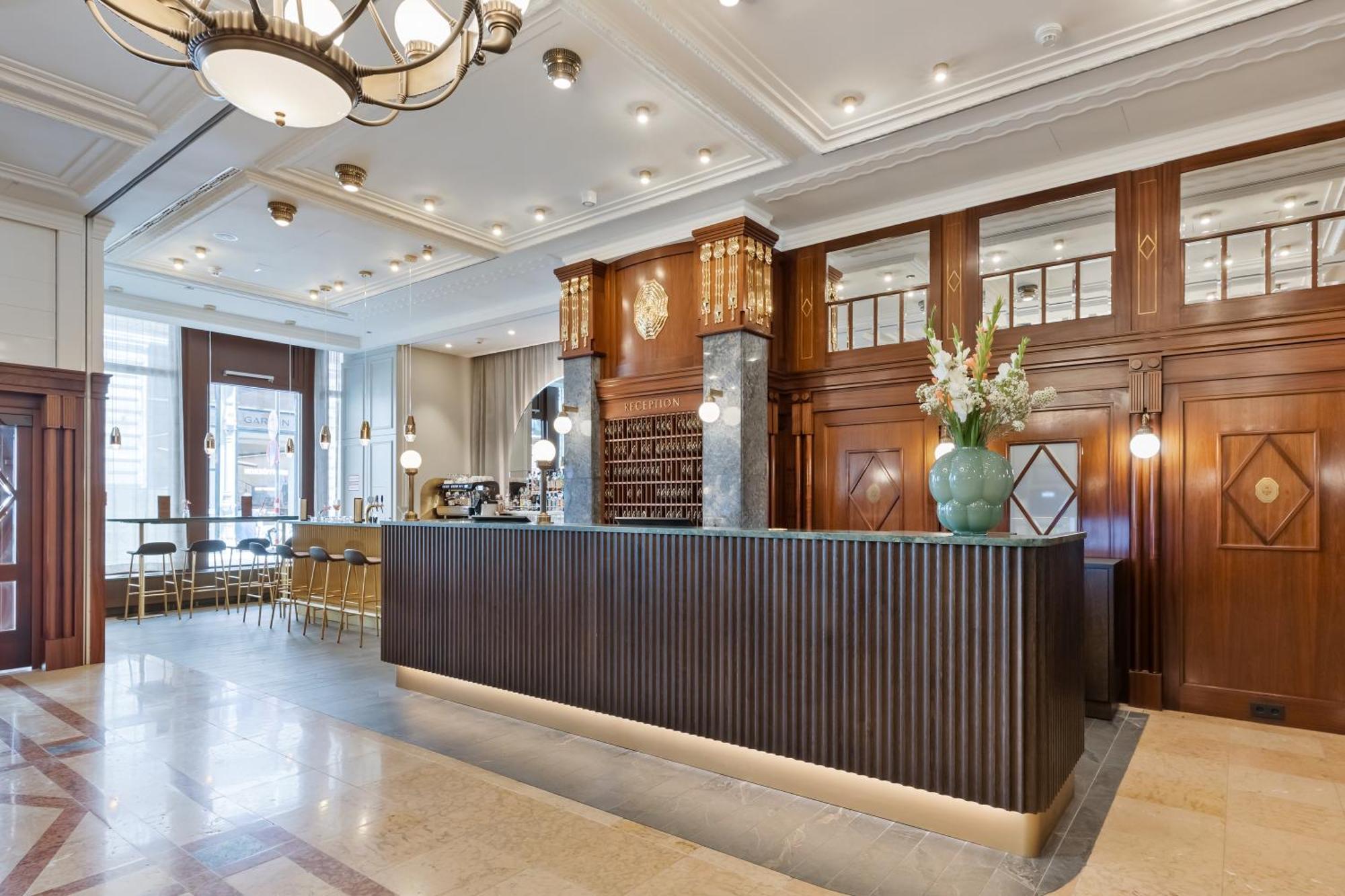 Astoria Hotel 4*