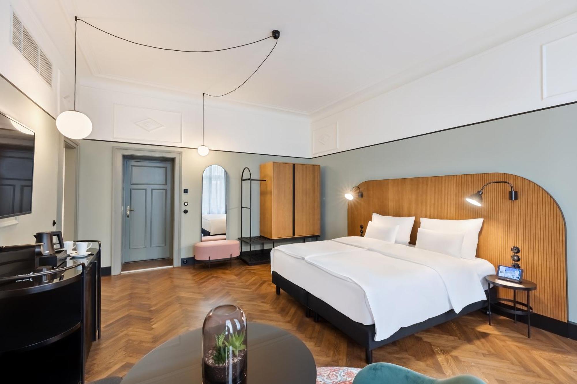 Astoria Hotel