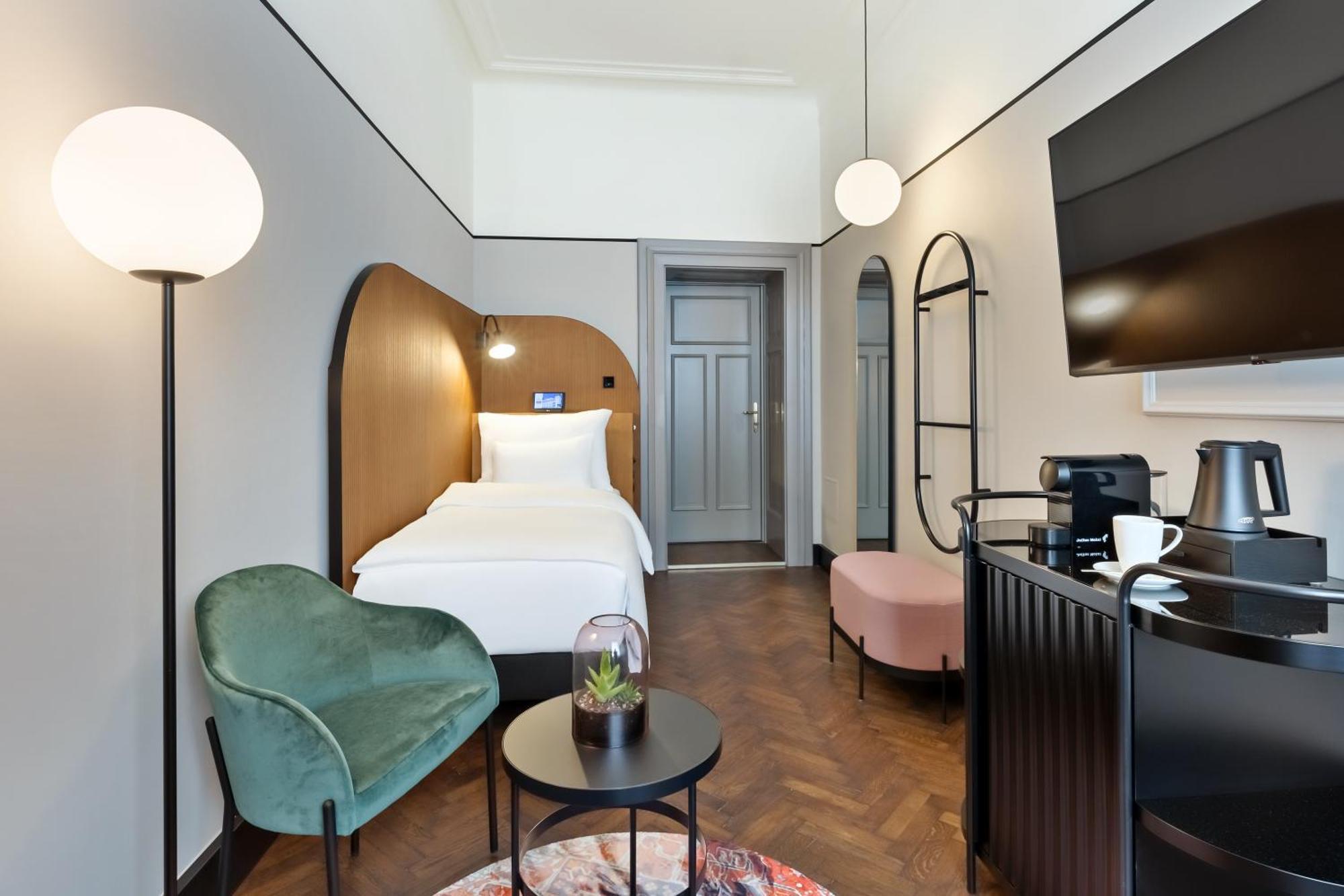 Astoria 4*