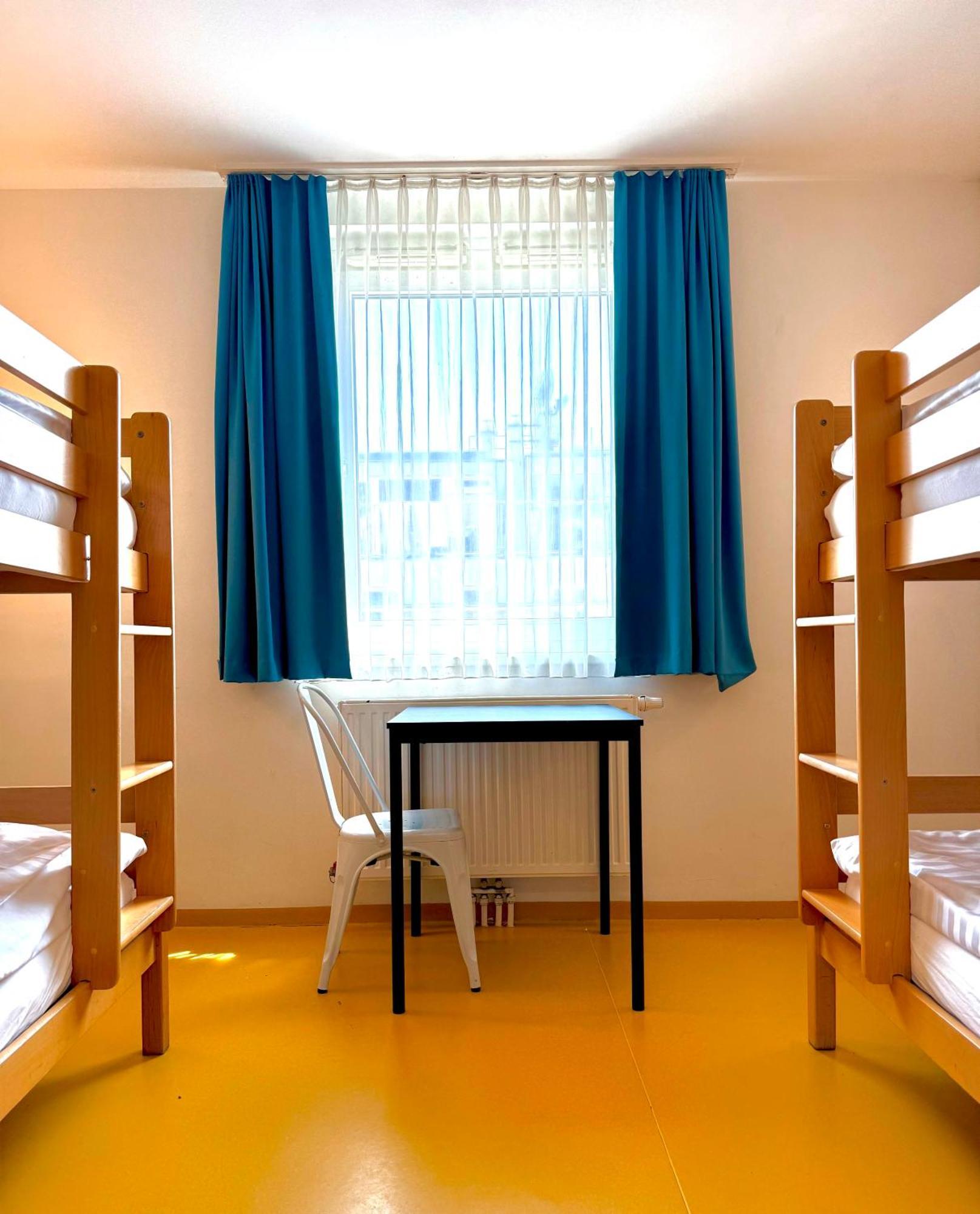 A&t & Albergue
