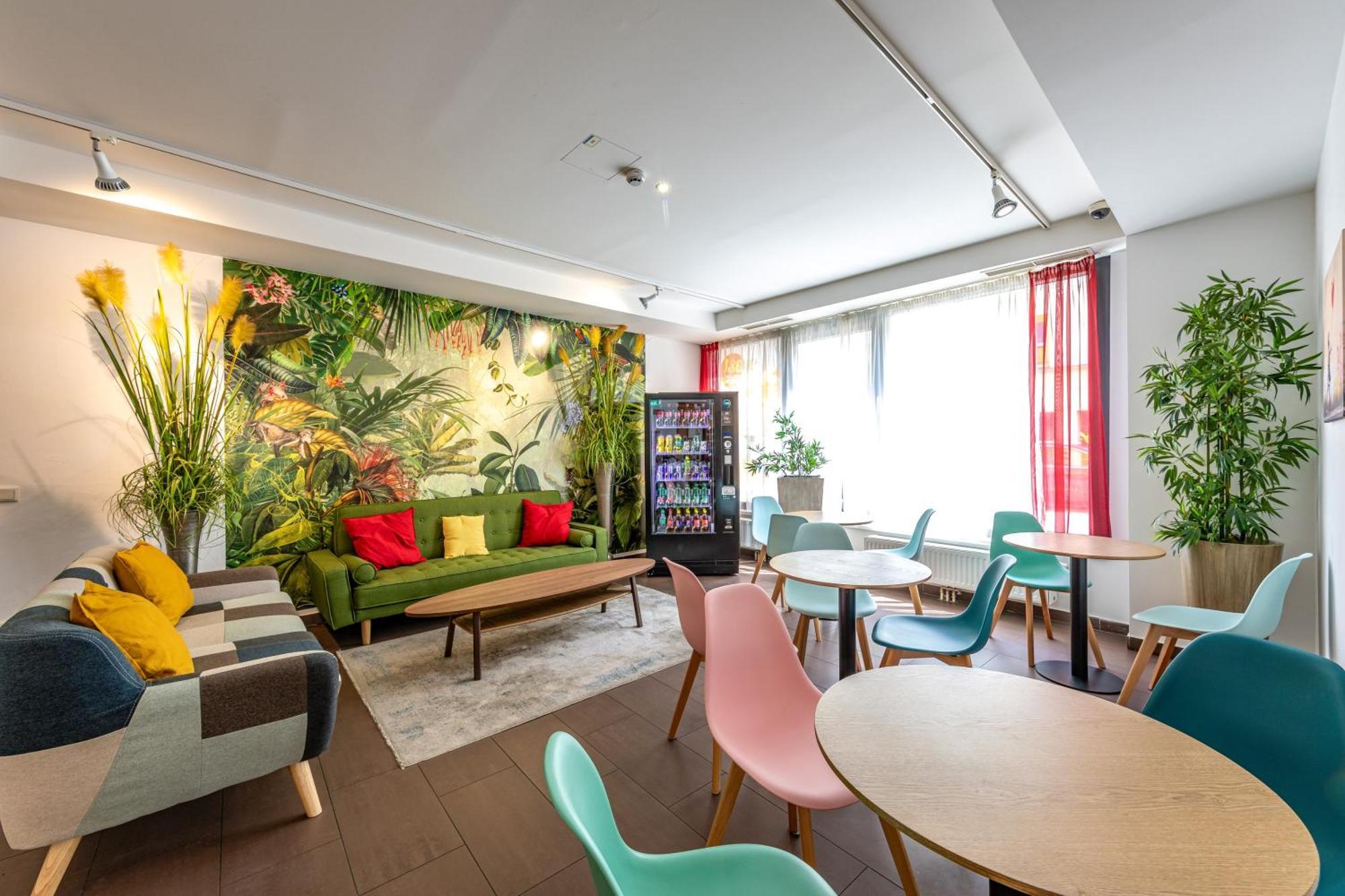 A&t & Albergue Viena