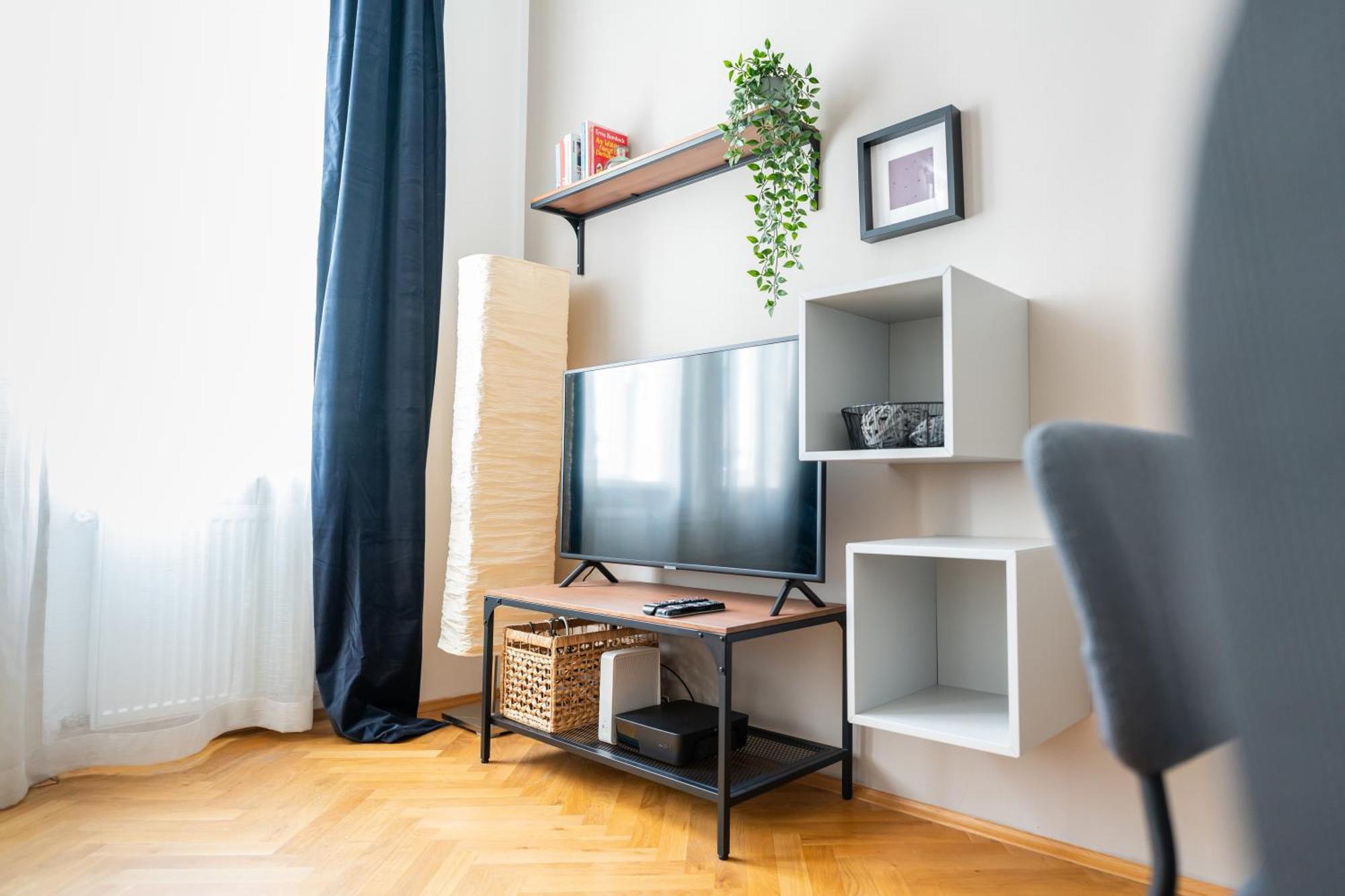 Apartment 1110