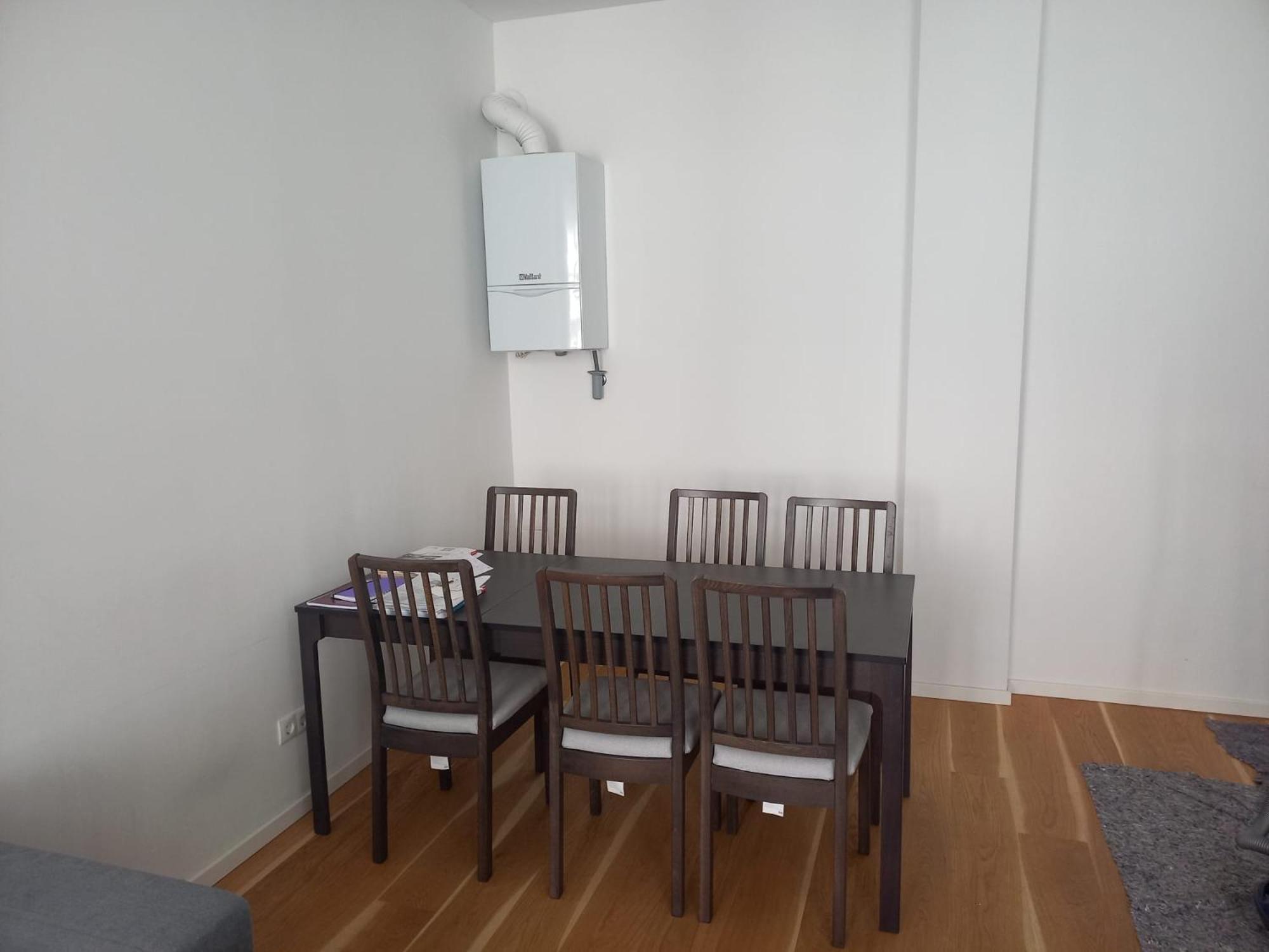 5 Beds 2 Bedrooms In Vienna's Heart