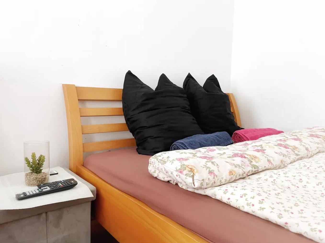 Perfectly Located Cozy *