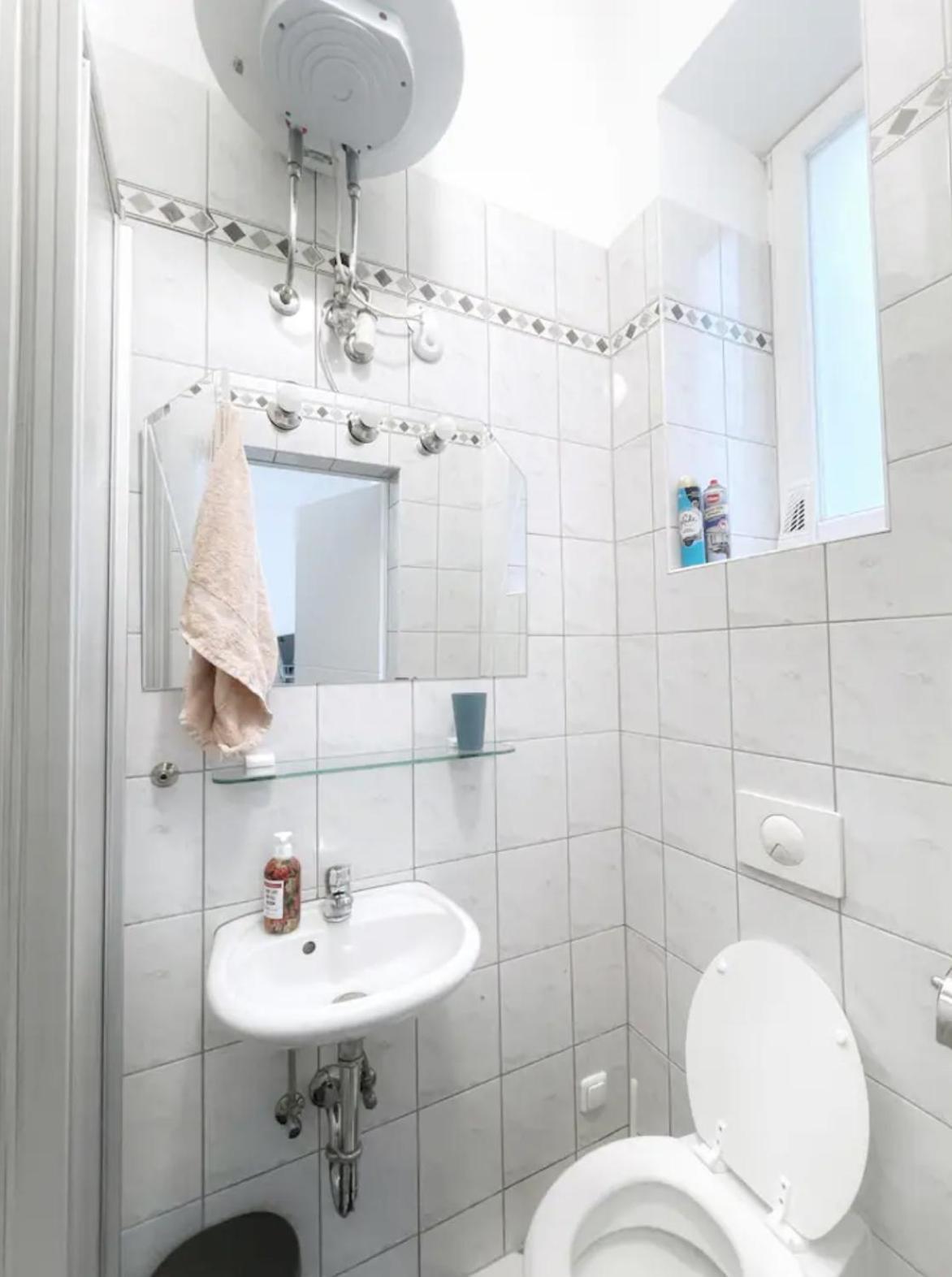 Perfectly Located Cozy *