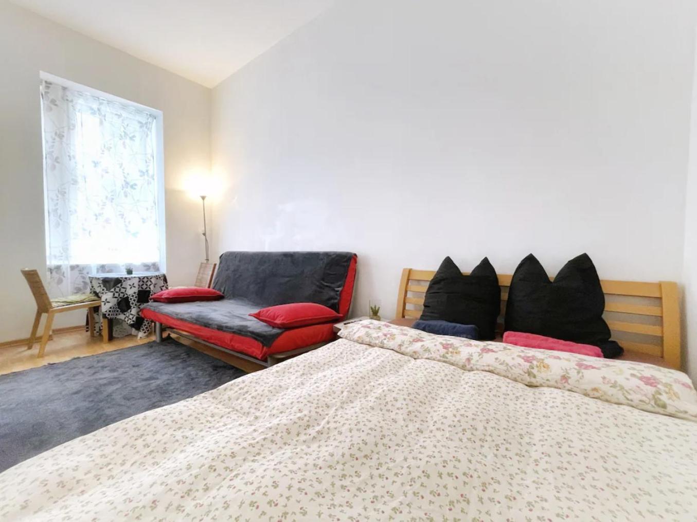 Perfectly Located Cozy *