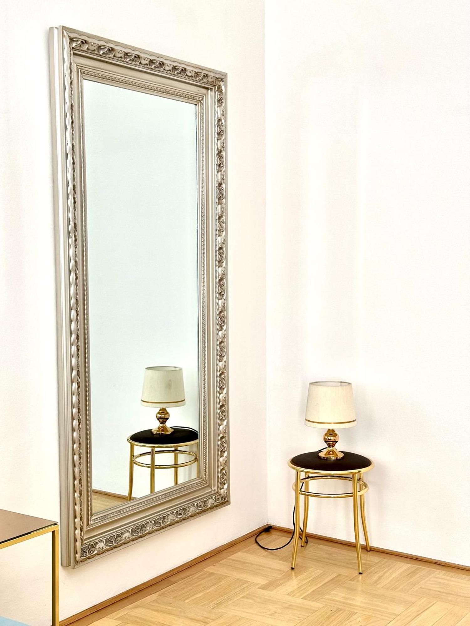 Opera 145 M2 Apartment Vienna