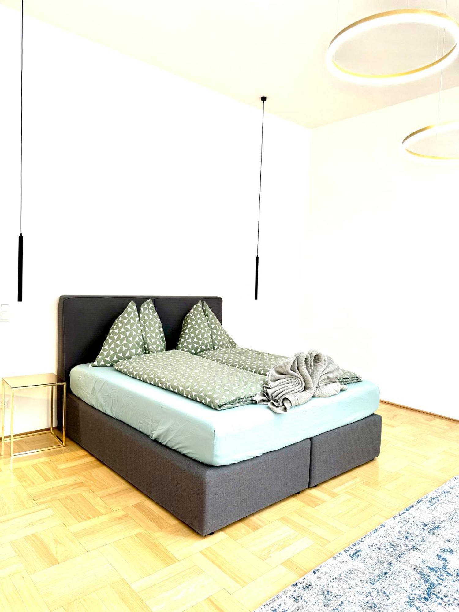 Opera 145 M2