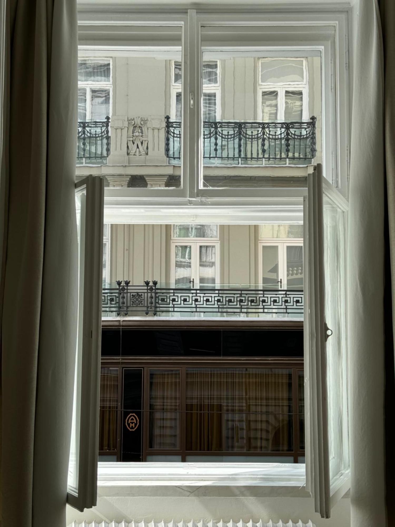 Apartment Opera 145 M2 *