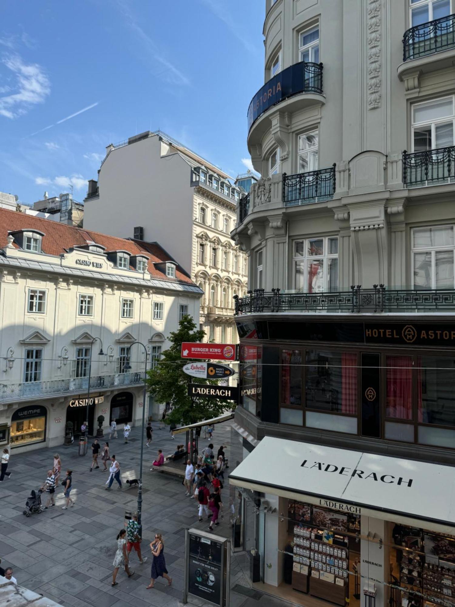 Opera 145 M2 Vienna