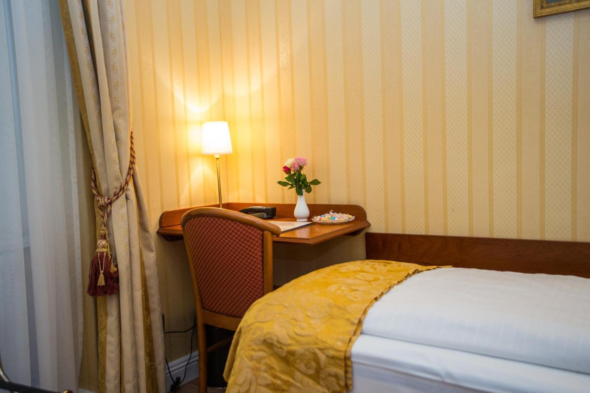 Opera Am Operneck Self Check In Homestay