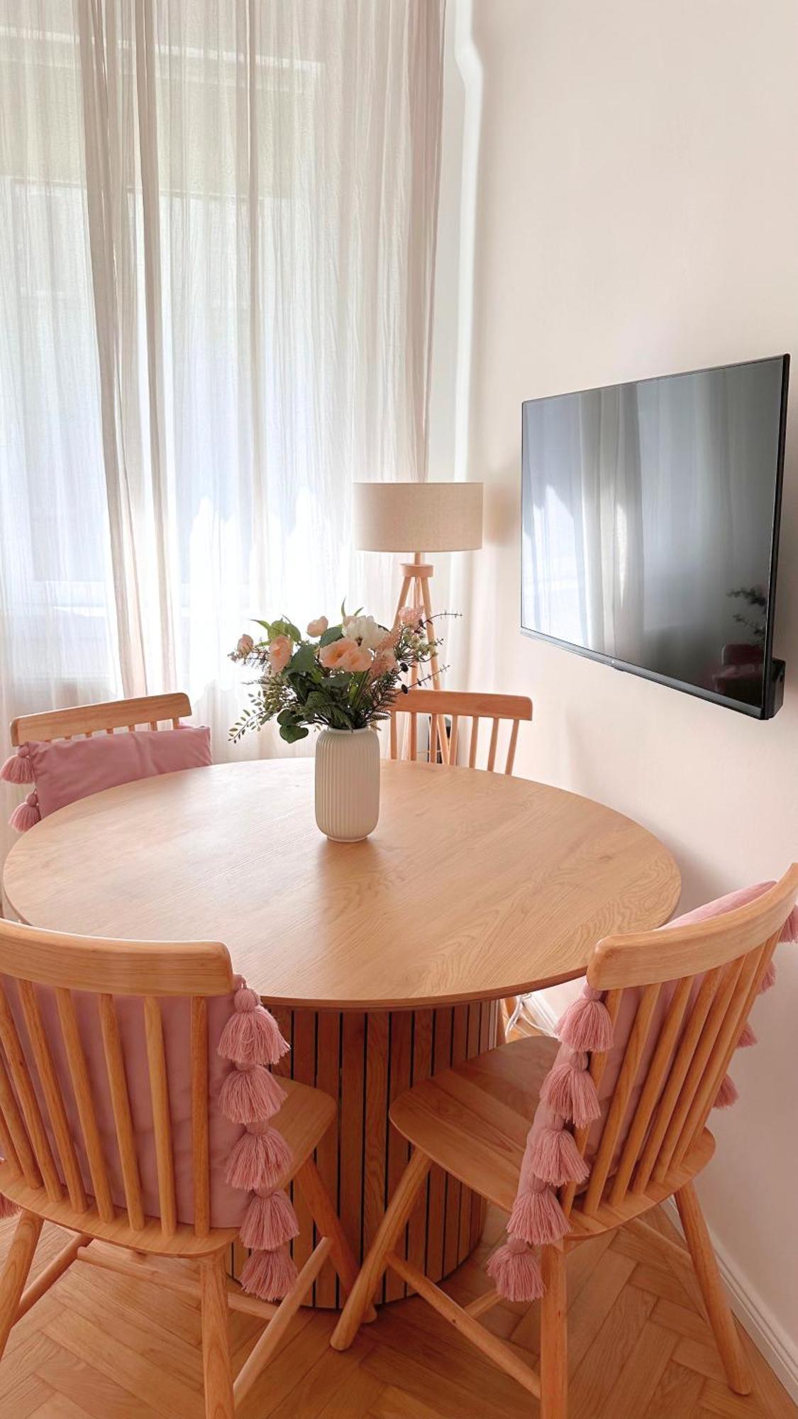 Cozy In Quiet Location, Fast Train Station 100m Away, Contactless Check-in