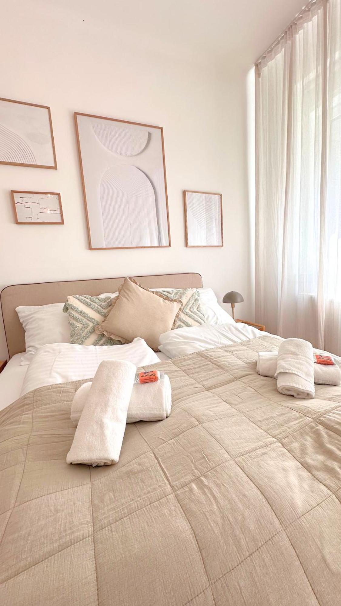 Apartment Cozy In Quiet Location, Fast Train Station 100m Away, Contactless Check-in *