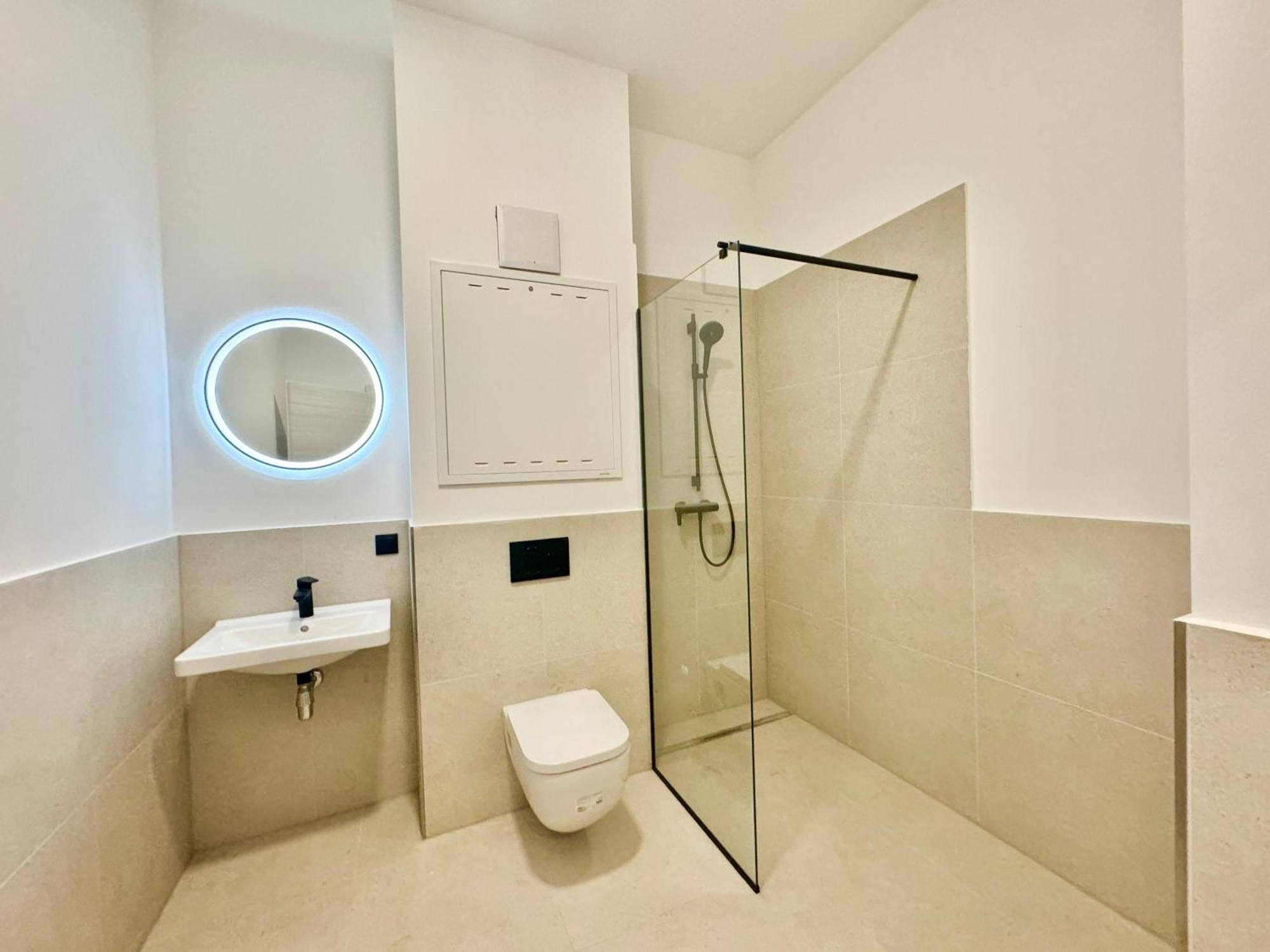 Modern Stylish With Garden Apartment *