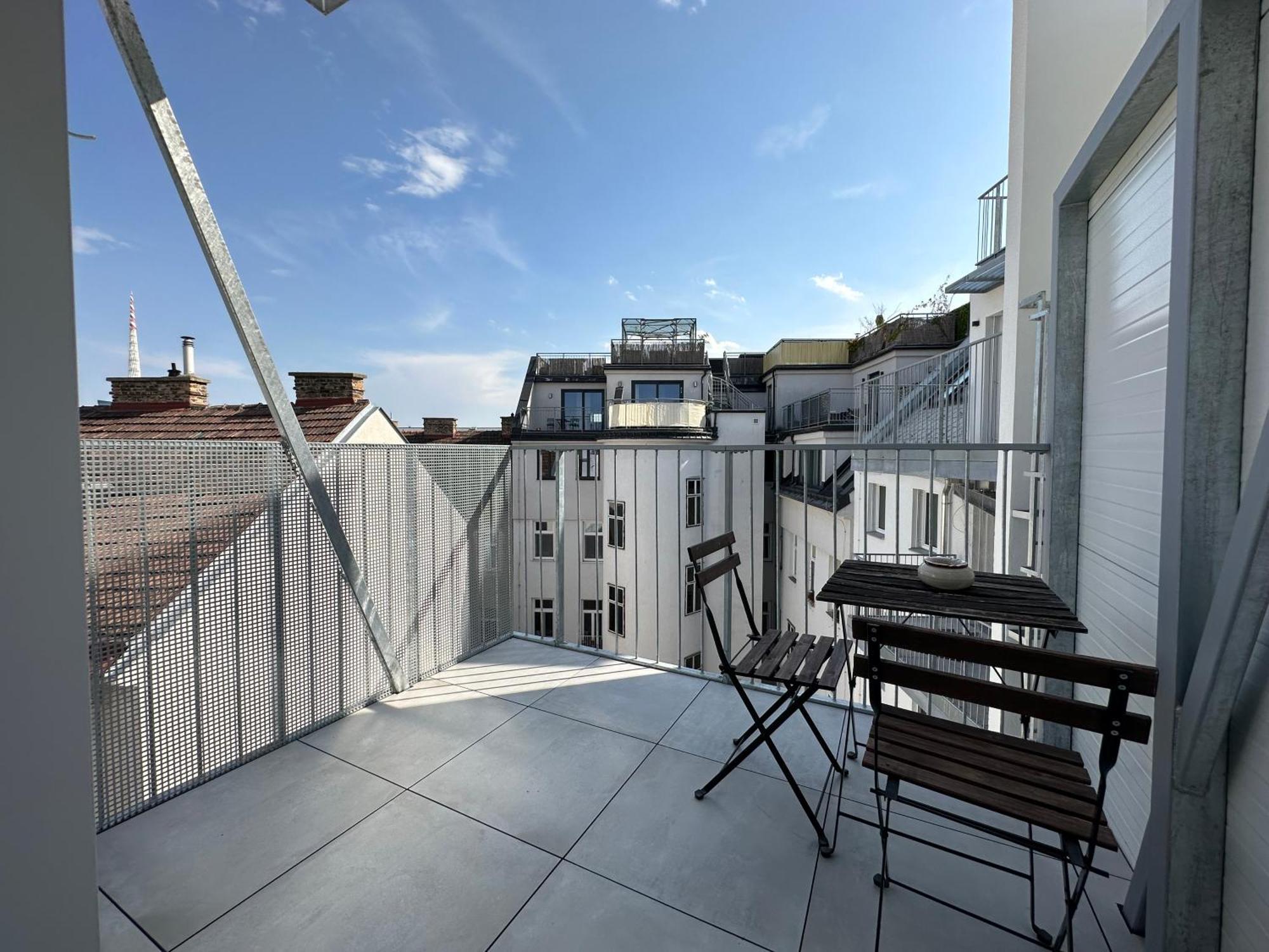 Feelhome-dachterrasse-4 Gaeste-wifi-smarttv Apartment Wien