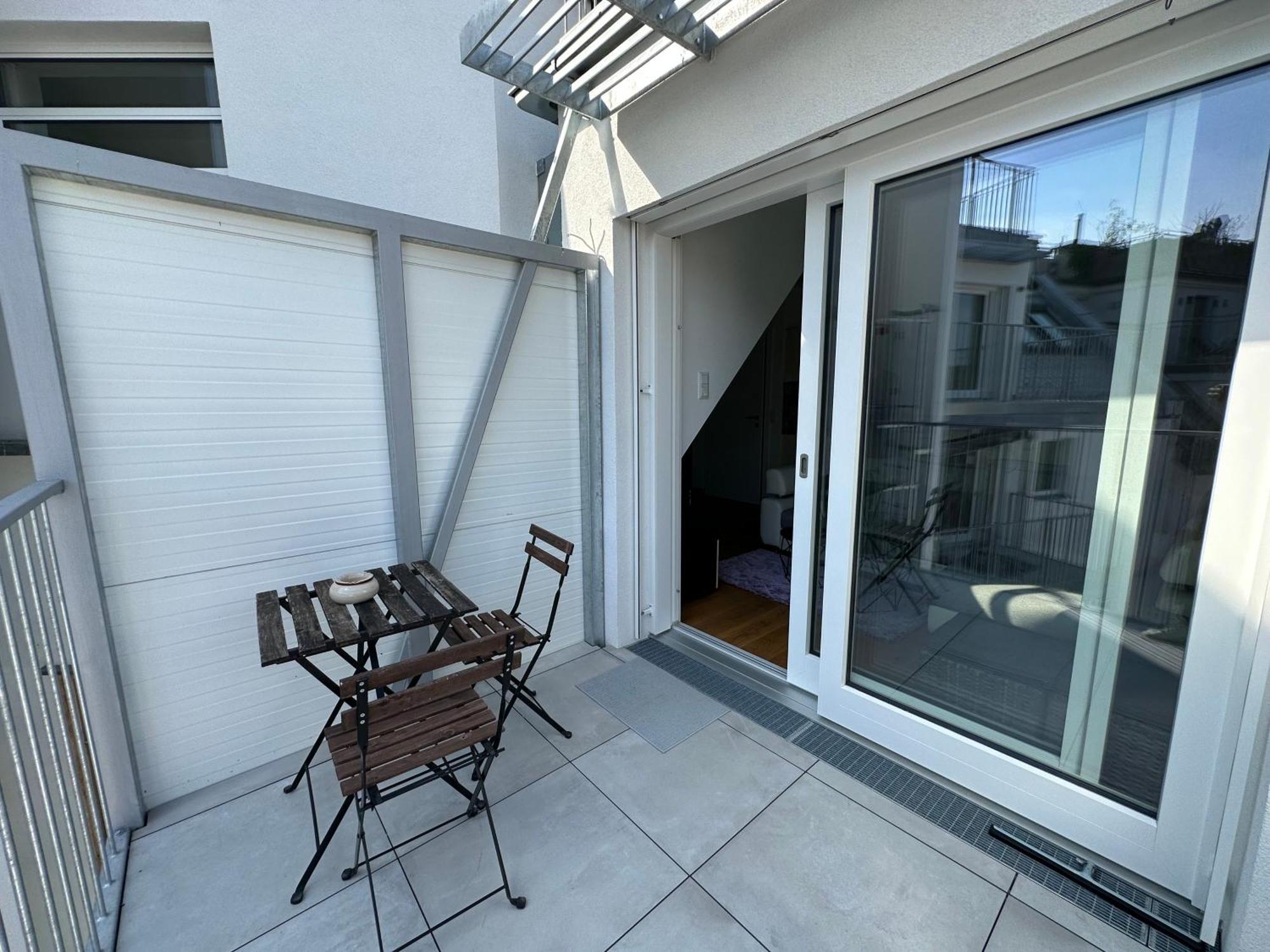 Feelhome-dachterrasse-4 Gaeste-wifi-smarttv Apartment *