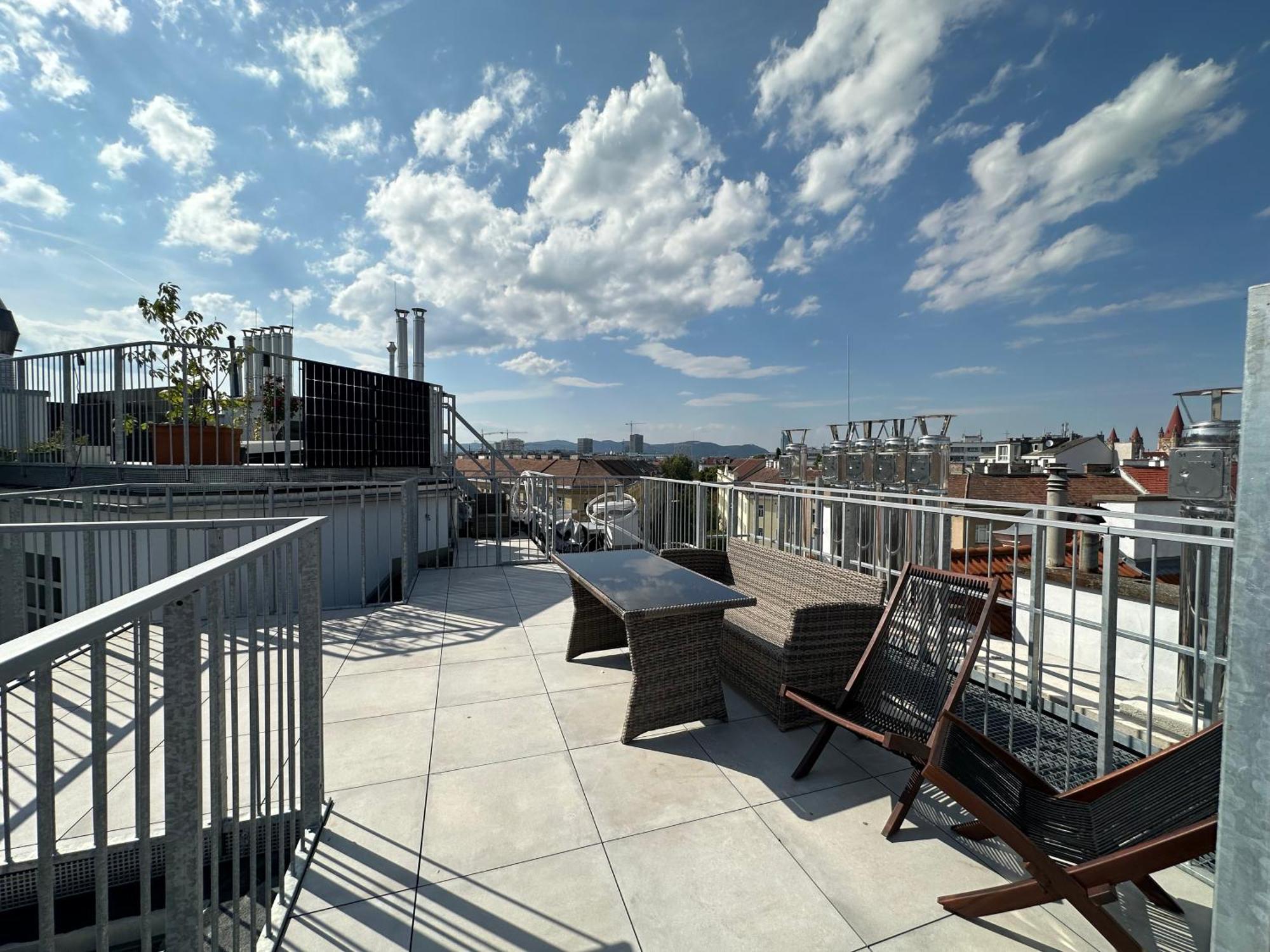 Feelhome-dachterrasse-4 Gaeste-wifi-smarttv Apartment *