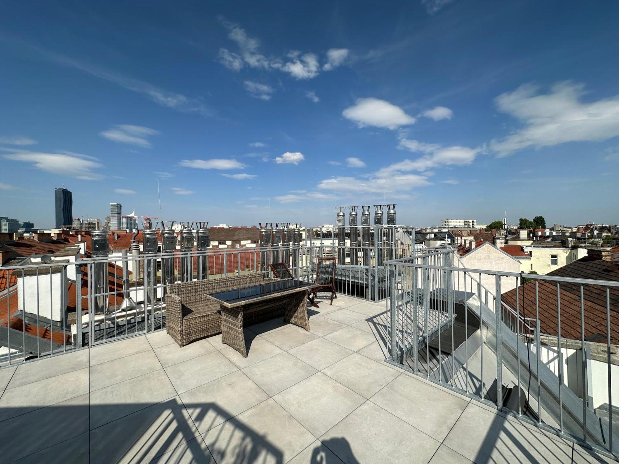 Feelhome-dachterrasse-4 Gaeste-wifi-smarttv Apartment