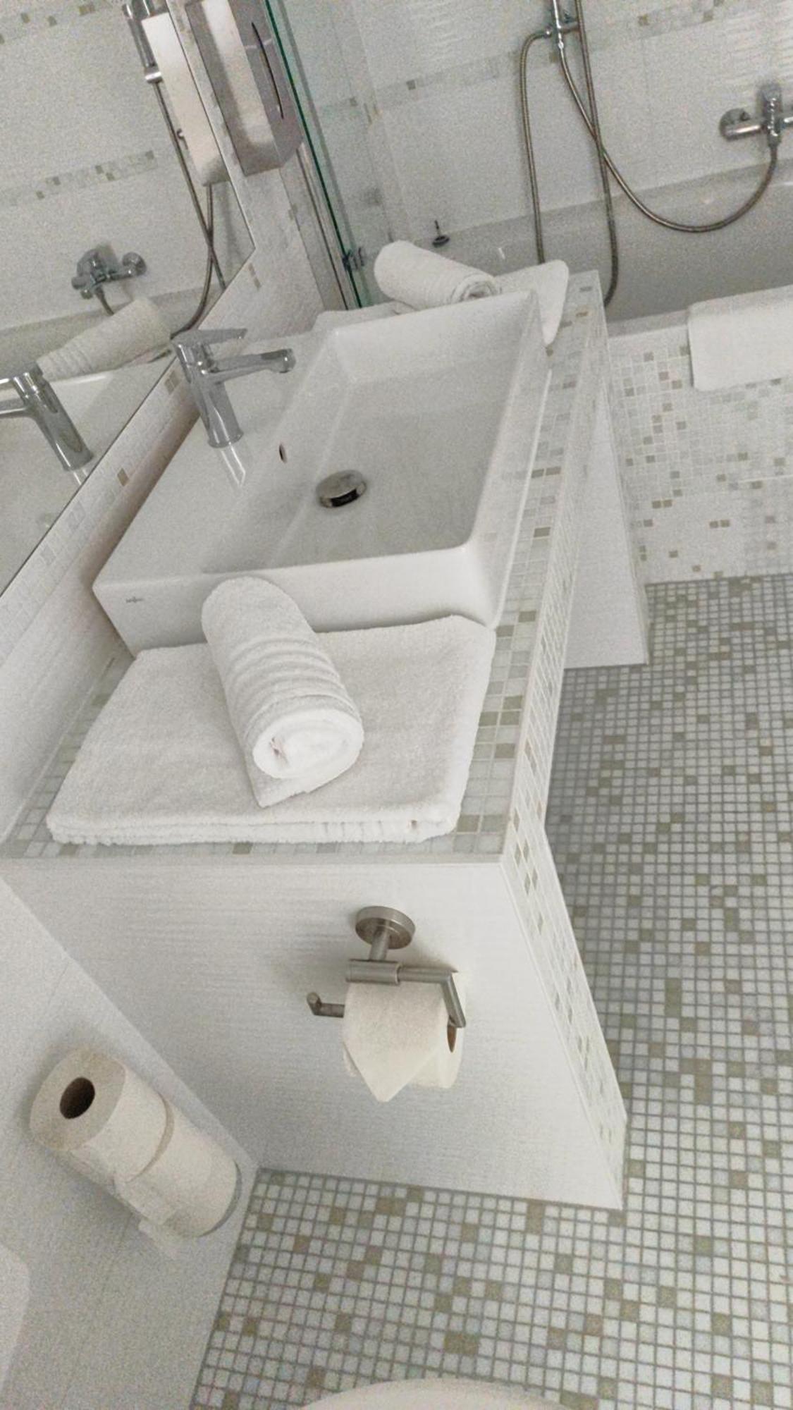 Ch-hotel Luka Guest house 2*