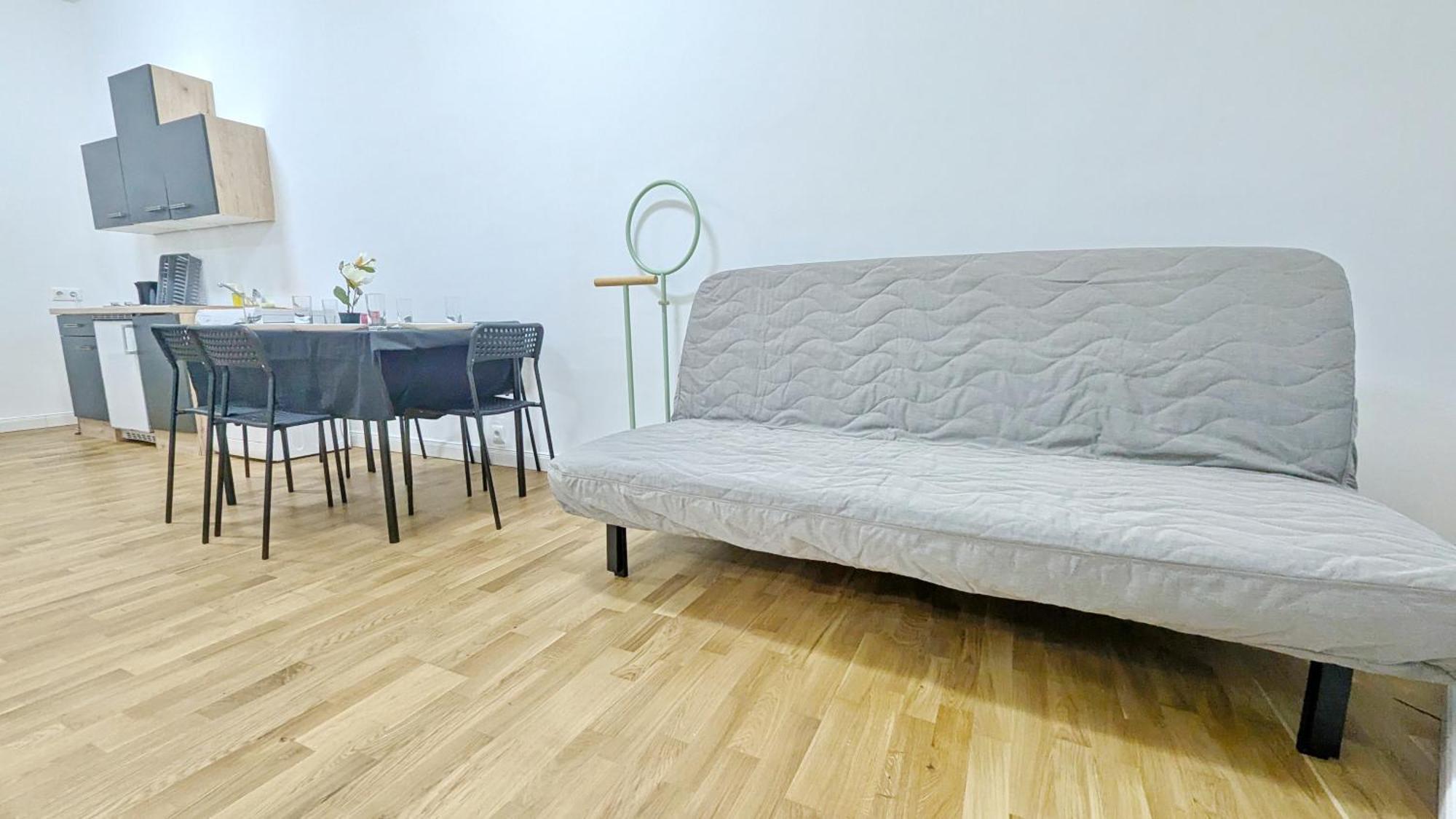 Spacious In A Lively Area Apartment Wien