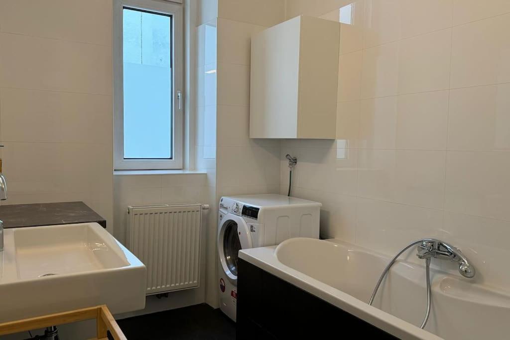 Apartment Classy In Josefstadt Perfect For 4-6 *