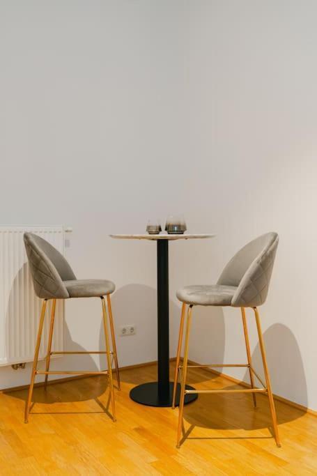 Classy In Josefstadt Perfect For 4-6 Apartment *
