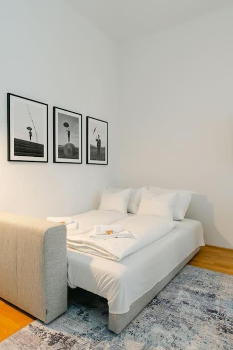 Apartment Classy In Josefstadt Perfect For 4-6 Vienna