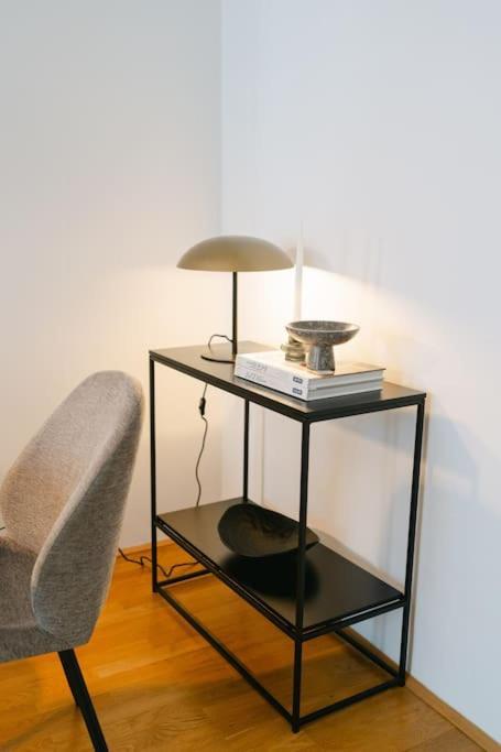 Classy In Josefstadt Perfect For 4-6 Apartment
