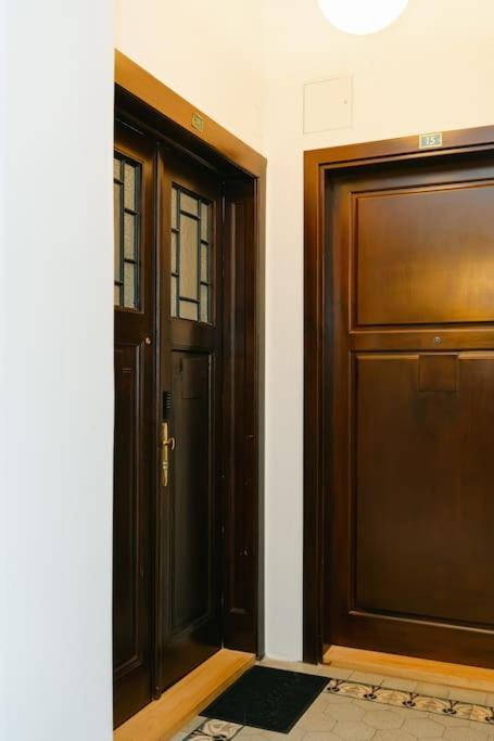 Apartment Classy In Josefstadt Perfect For 4-6 *