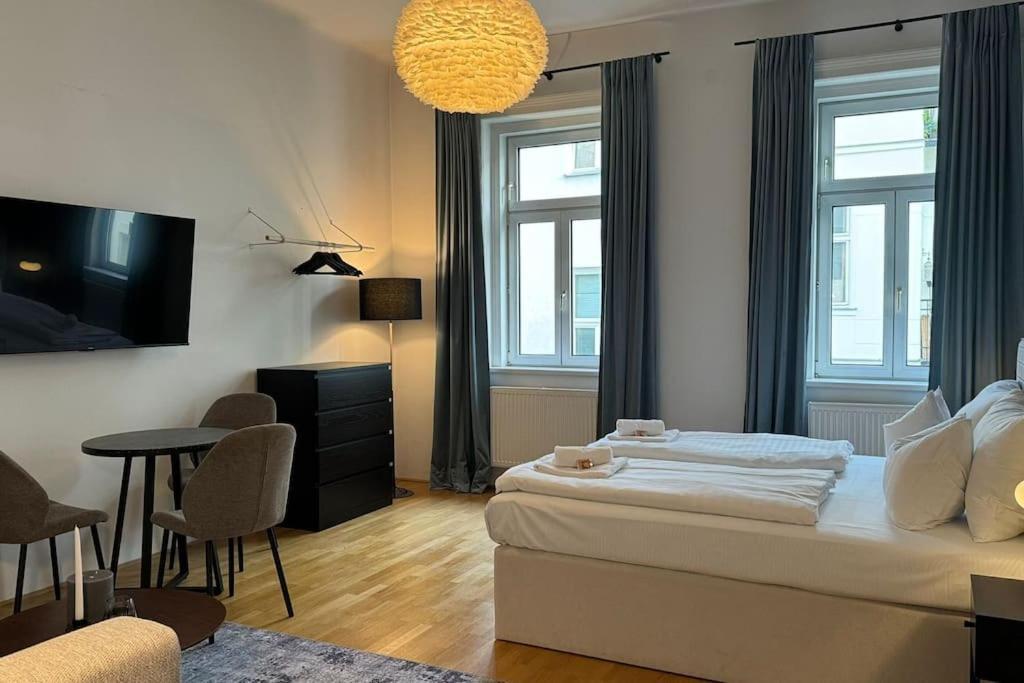 Classy In Josefstadt Perfect For 4-6 Apartment