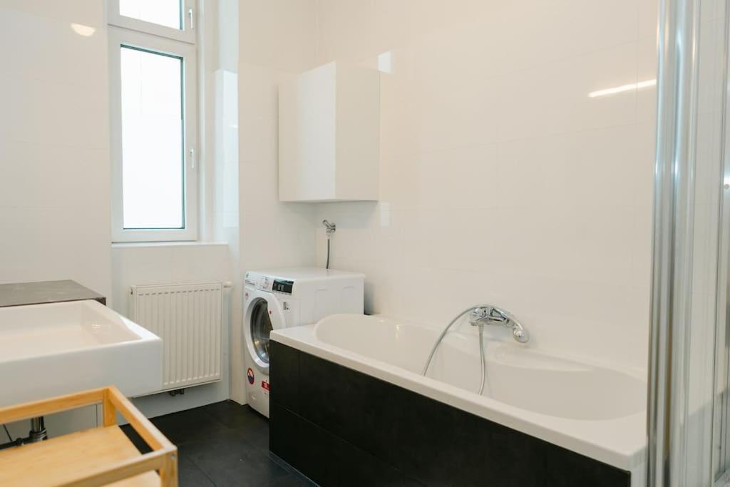 Classy In Josefstadt Perfect For 4-6 * Vienna
