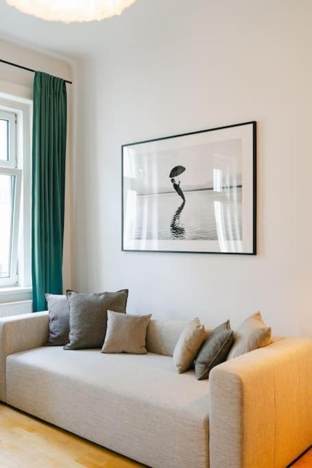 Apartment Classy In Josefstadt Perfect For 4-6 Vienna