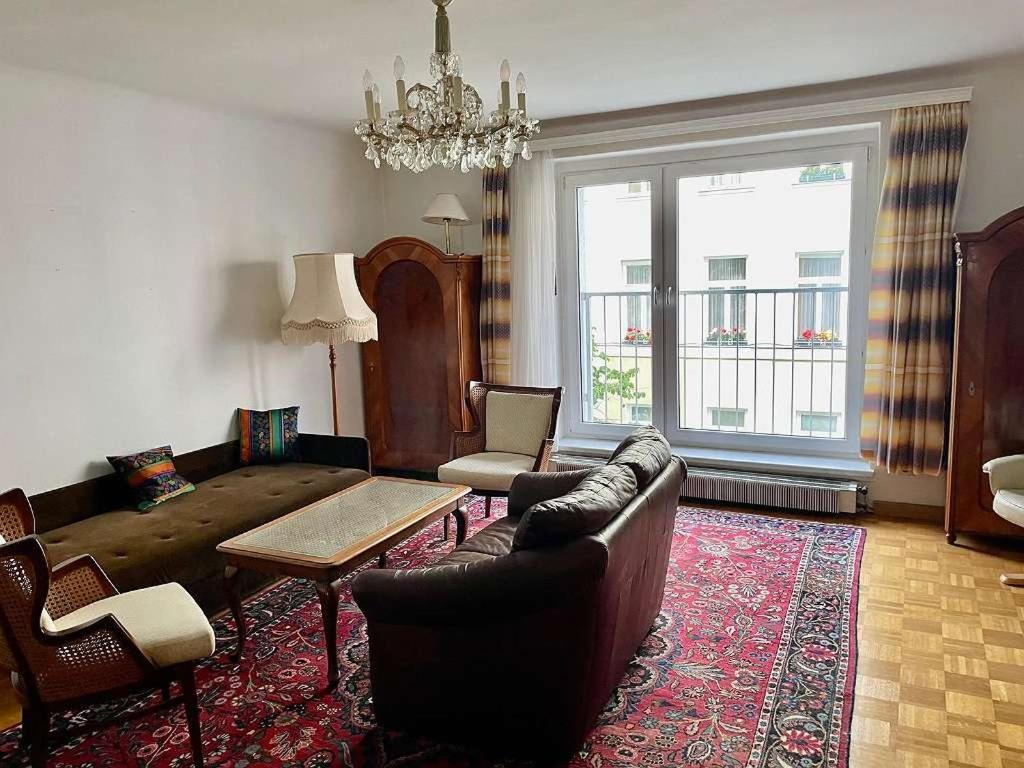 Palais Downtown Apartment *