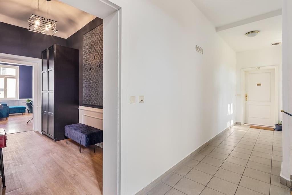 Apartment Anthrazit Oasis Near Center Shoppingstreet 3 *